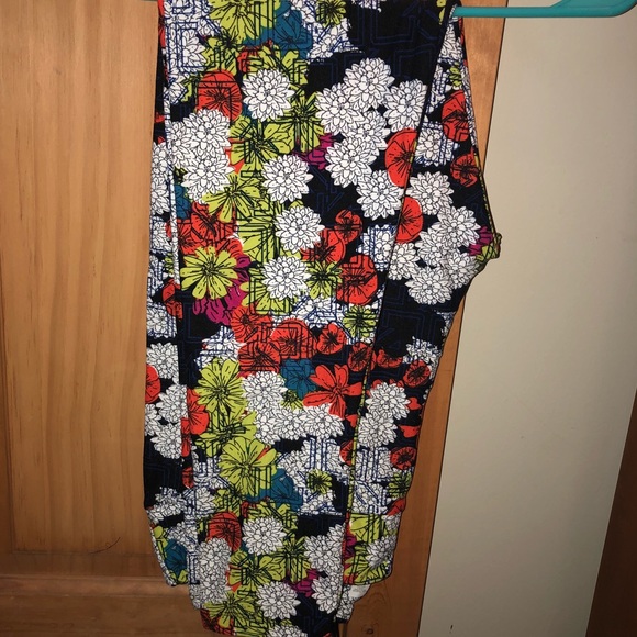 NWT TC LLR Multicolor Floral Printed Leggings - Picture 3 of 5